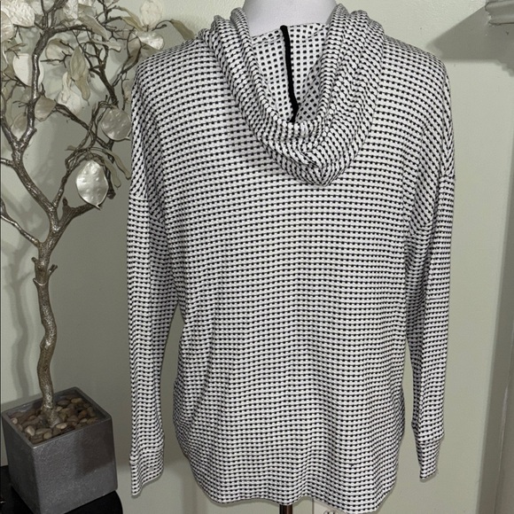 Anthropologie Black and White Patterned Hoodie - Picture 3 of 3